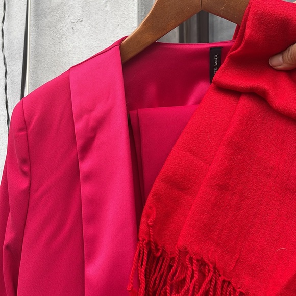 Two piece Suit - Picture 10 of 11